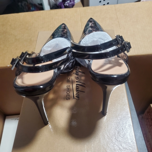 Heels - Picture 3 of 5